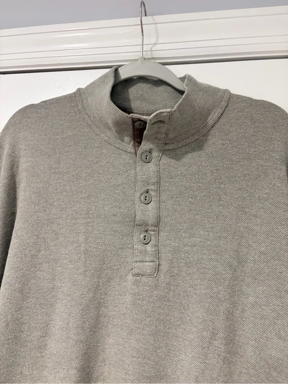 Old Navy Men's Light Gray Henley Crewneck Sweater
